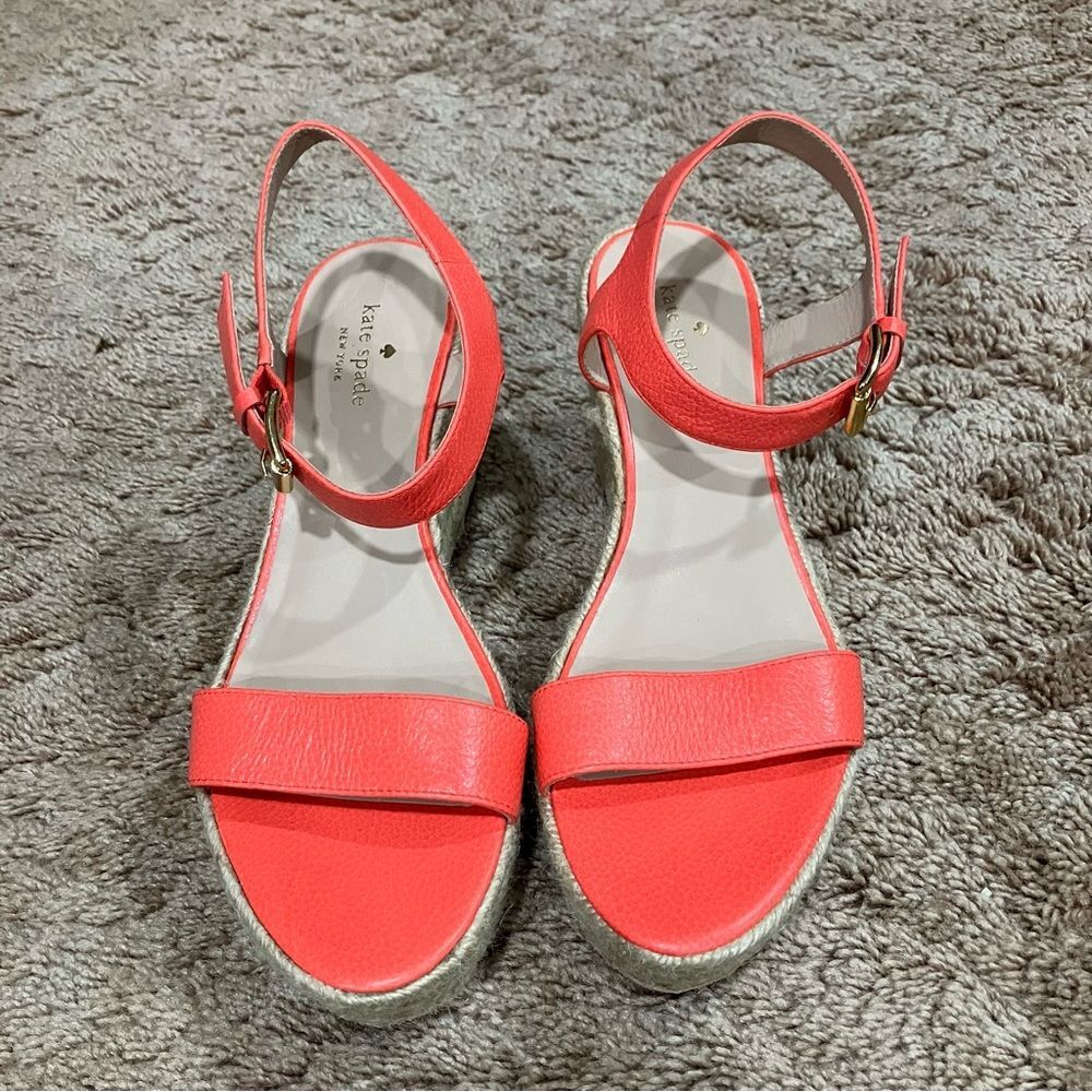 Kate Spade New York Tarin Pop Coral Tumbled Leather Espadrille Wedge Sandals 10 - Picture 2 of 16